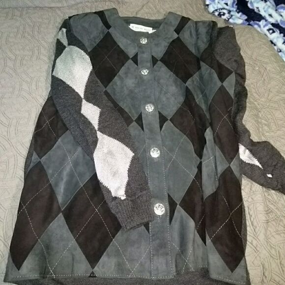 Bruno Magli Italian cardigan sweater - Picture 3 of 6